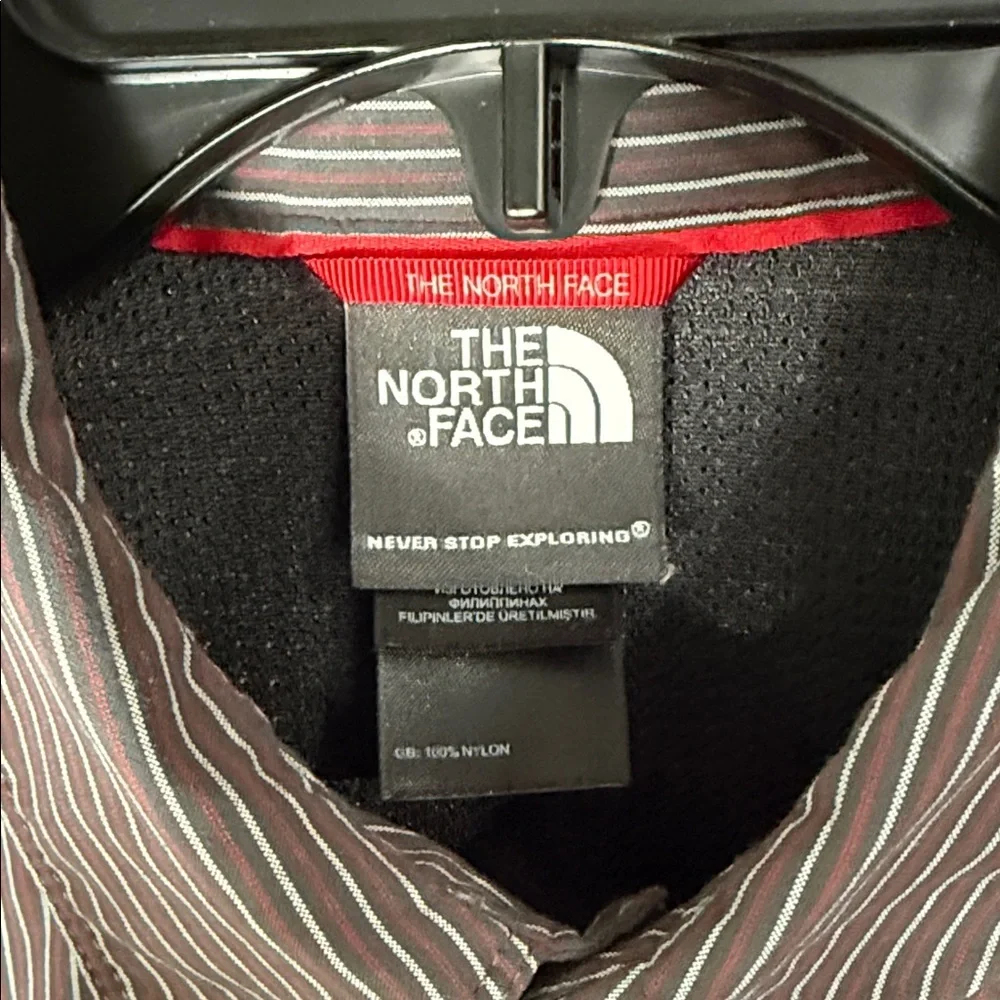 The North Face Men’s Striped Long Sleeve Button Up Shirt Nylon M